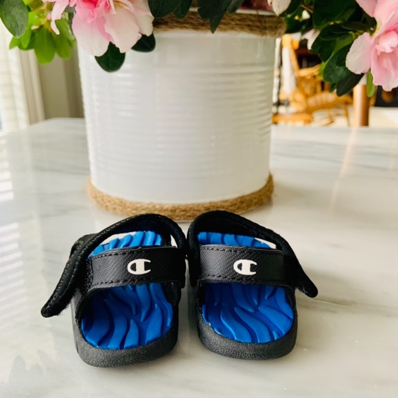 Champion•NIB•2-Wide•Neoprene Water Sandals - Picture 8 of 11